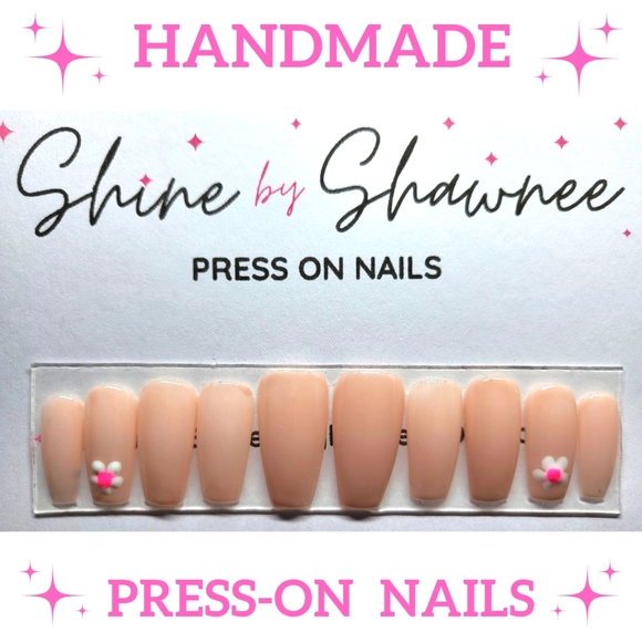 Handmade Luxury Press-On Nails | Sturdy & Reusable | DAISY - Picture 1 of 8